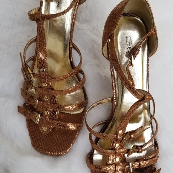 Sandals - Picture 3 of 3